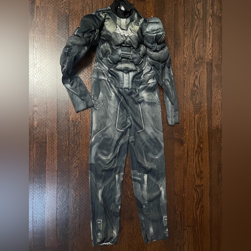 HALO kids costume size medium, size 7/8